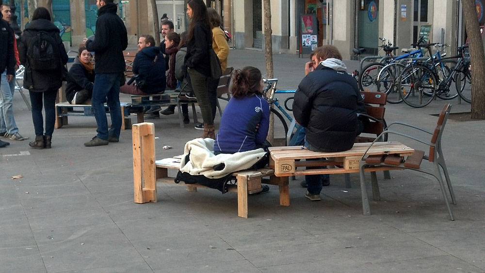 Banc ‘pallet’, un nou concepte d’urbanisme col·lectiu
